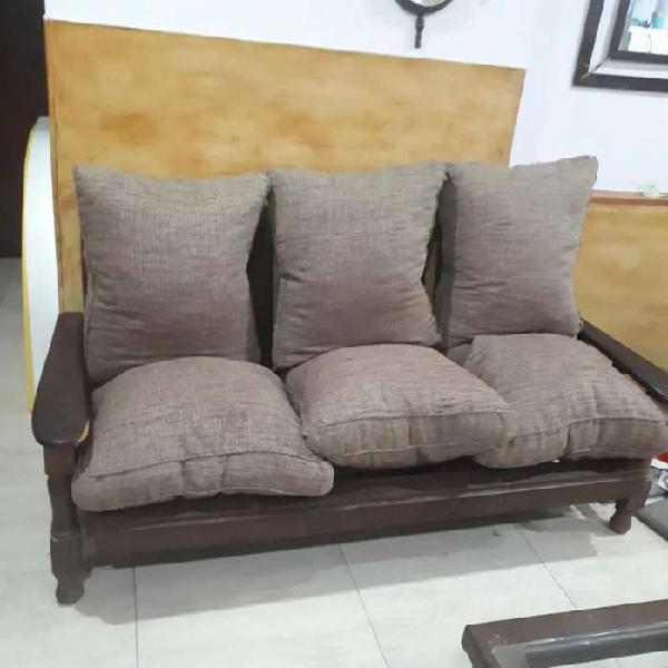 Vendo sillones de algarrobo usados en muy buen estado con