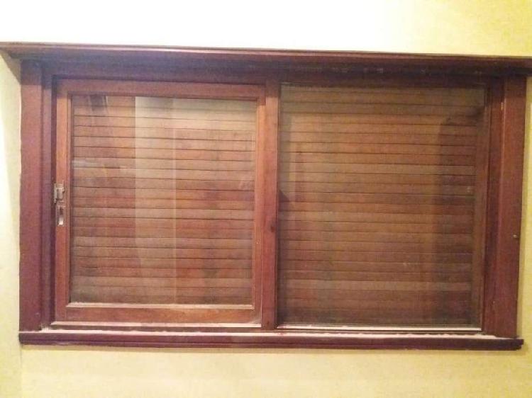 Ventana de madera