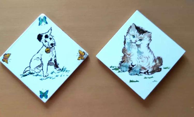 2 azulejos pintados a mano gato y perro