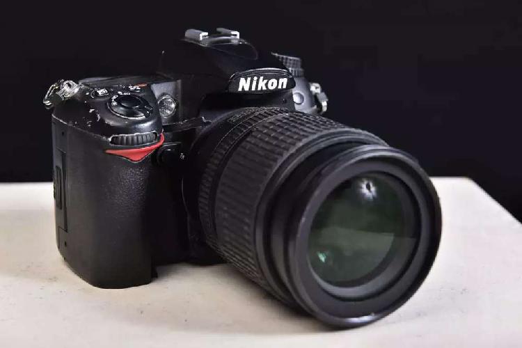 Nikon d7000 con lente 18/105
