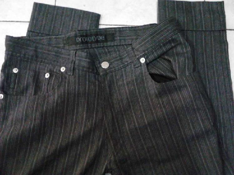 VENDO JEANS “PROTOTYPE” DE HOMBRE. TALLE 38, NEGRO CON