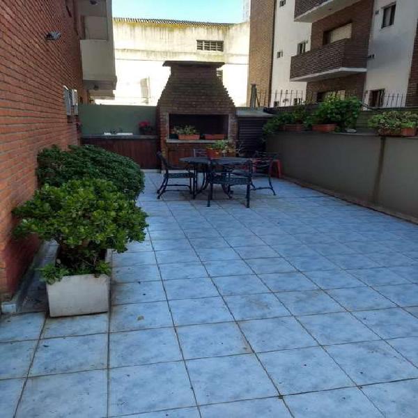 2 AMBIENTES CON TERRAZA A LA CALLE