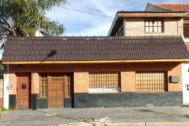 Casa PH en venta en Haedo Norte