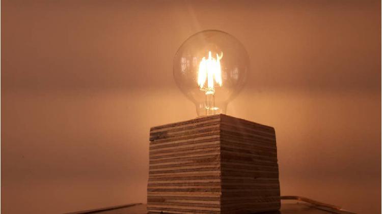 Velador de #madera (fenólico) compactado + #lámpara LED