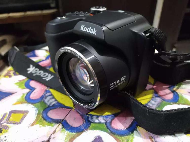 Vendo cámara Kodak easyshare z5010