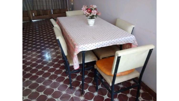 MESA RECTANGULAR CON SILLAS