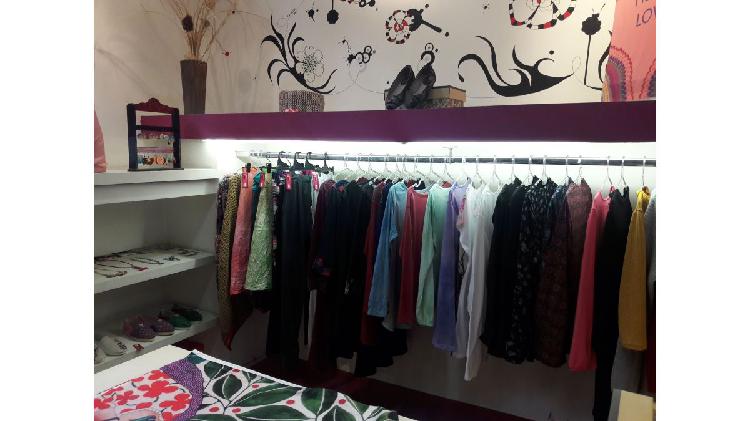VENTA FONDO DE COMERCIO INDUMENTARIA FEMENINA, ZAPATOS Y