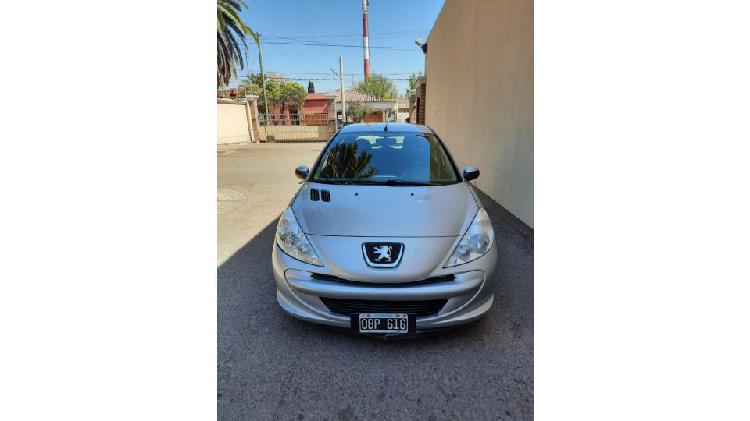 VENDO PEUGEOT 207 COMPACT ALLURE 5 PUERTAS MODELO 2014!!