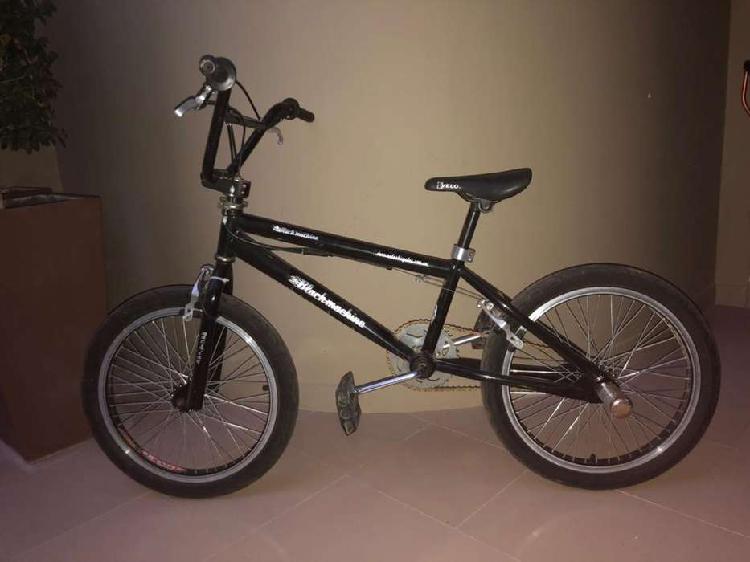 Bicicleta tipo BMX (Negra)