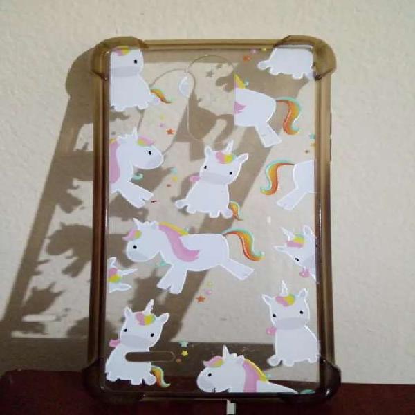 Funda transparente unicornio usada