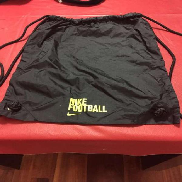 Mochila Nike FOOTBALL negra implecable