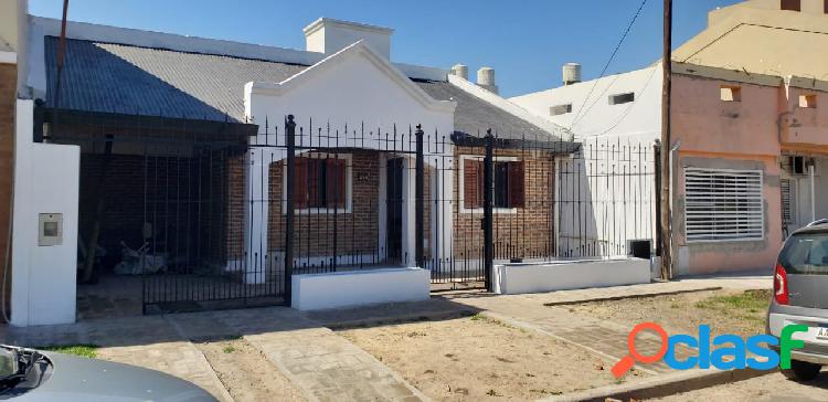 SE VENDE HERMOSA CASA//3 DORM //ZONA AV. DE LAS AMÉRICAS