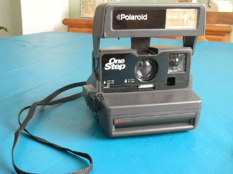 Cámara de fotos instántanea Polaroid One Step 600