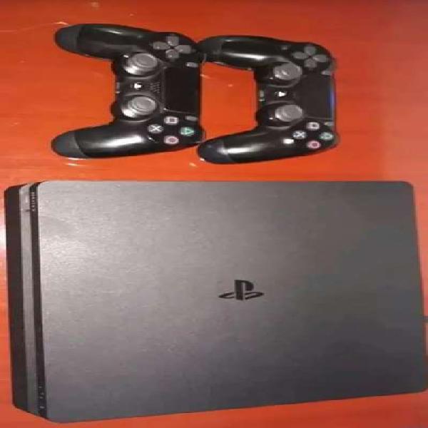 Líquido PS4 Playstation 4 de 1tb con dos mando 1 juego