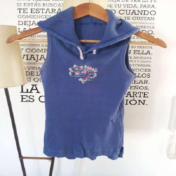 Musculosa Marca Julien. Con capucha Morley Larguita. Talle