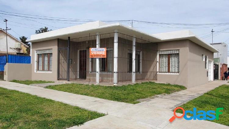 CASA AMERICANA DE 4 AMBIENTES SOBRE LOTE DE 220m2 EN