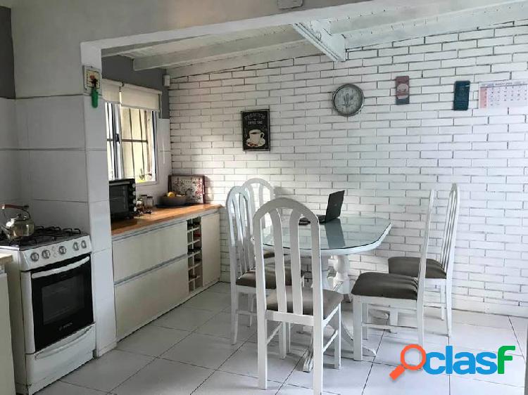 Chalet en Ph 4 ambientes con patio y garage