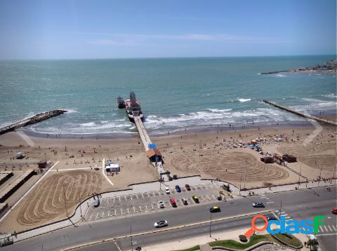 1 Amb a la calle con vista al mar