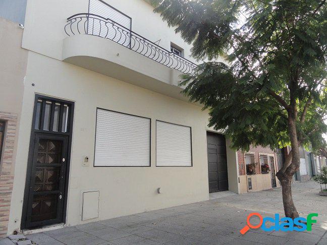 PB Galpón 211m2 + PA vivienda 5 Ambientes y terraza - en