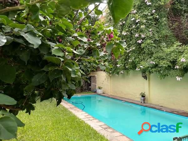 PH tipo casa con jardin y pileta 3 dormitorios 2 cocheras