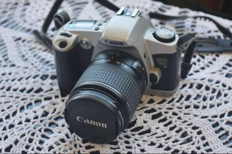 Vendo camara reflex Canon EOS 500N usada a rollo con lente