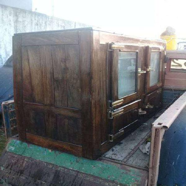 heladera antigua mostrador de madera