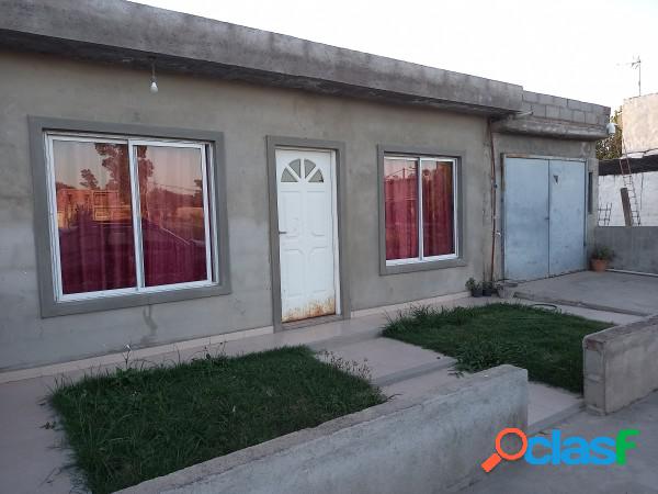 CASA A LA VENTA 2 DORM, EN BARRIO CON SEGURIDAD VILLA ESQUIU