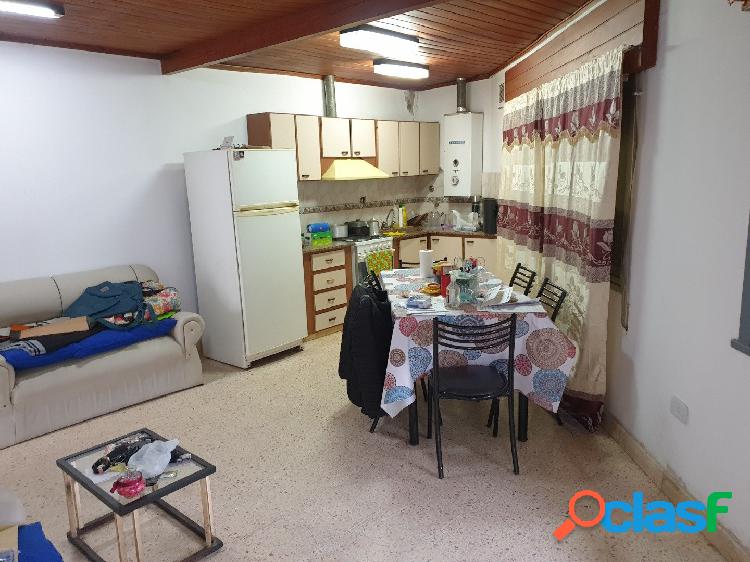 CASA EN VENTA ESQUINA MACROCENTRO ROSARIO