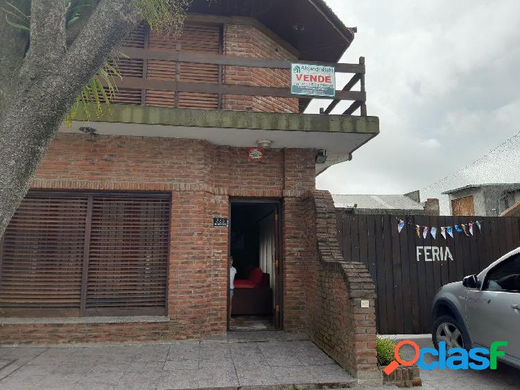 Chalet 4 amb. Zona: Villa Primera. Oportunidad!