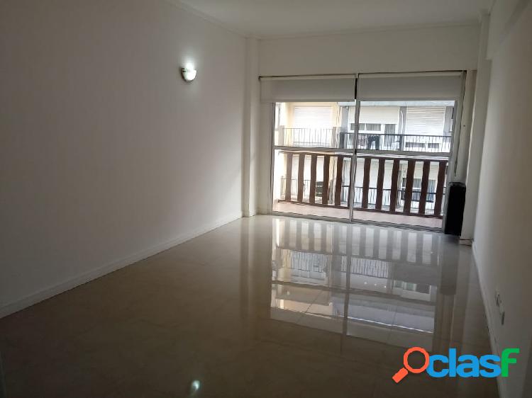 DEPARTAMENTO 2 AMBIENTES CON DEPENDENCIA EN VENTA EN MAR