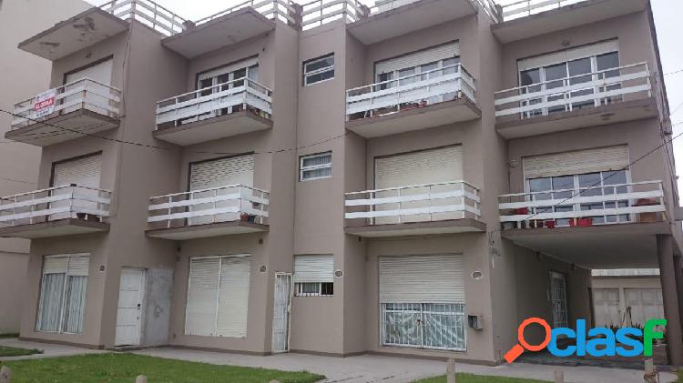 Departamento 3 ambientes con garage y baulera. 2° piso por