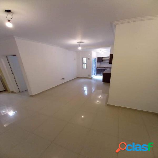 PH DE 2 AMBIENTES CON PATIO