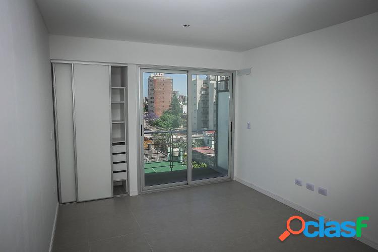 Vendo Monoambiente con balcon. Alem al 2400. Calidad