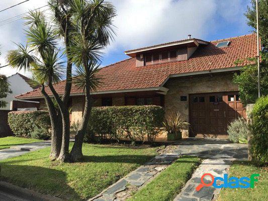 Venta importante chalet en San Carlos