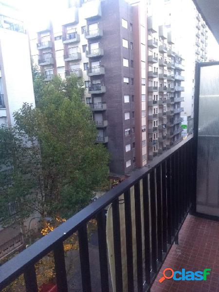 Alquiler monoambiente con balcon al frente