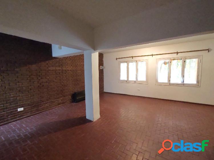 CASA EN VENTA EN DORREGO - GUAYMALLEN