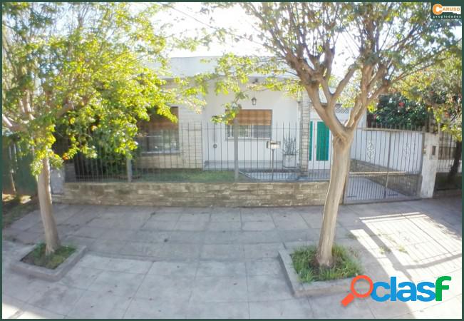 Casa en excelentes condiciones con un dormitorio en Barrio