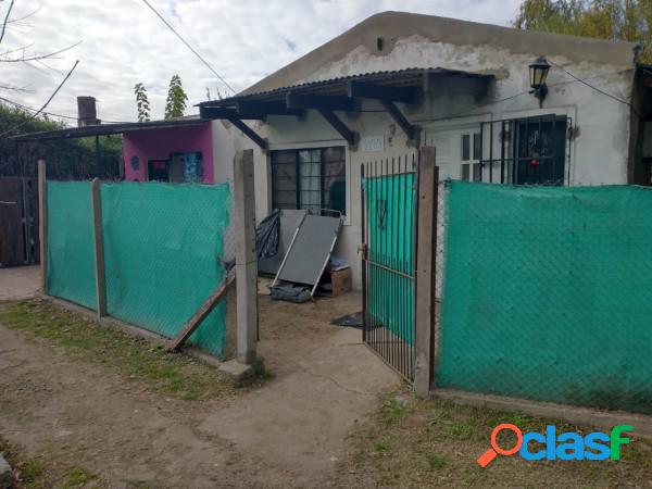 VENTA 2 CASA DE MATERIAL CON LOCAL EN BARRIO VILLA ANITA -