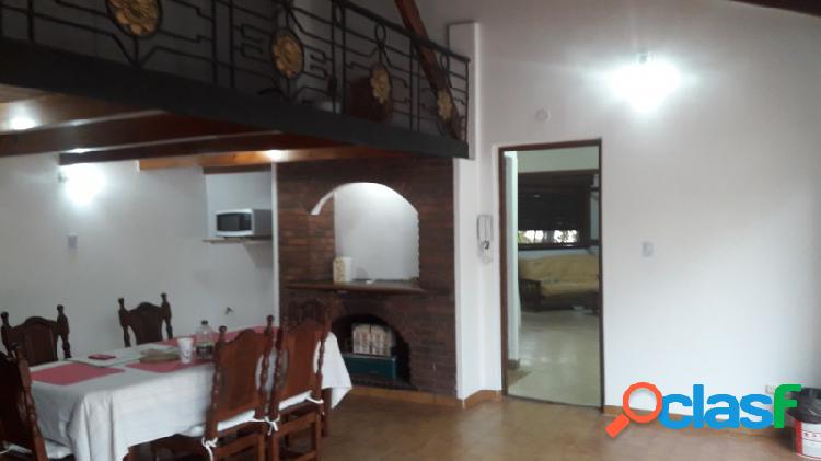 VENTA Amplio departamento