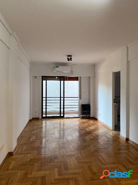 1 AMB - 42m² TOTALES - DIVISIBLE - LUMINOSO - IMPECABLE