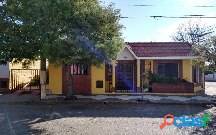 Casa con Local en Venta Barrio Escuela de Río Tercero
