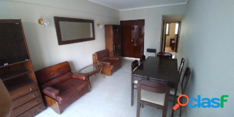 DEPARTAMENTO DOS AMBIENTES CON DEPENDENCIA Y BALCON SALIENTE