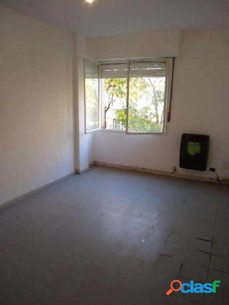 Venta de departamento de 2 ambientes, Av. 2 y 17. U$S