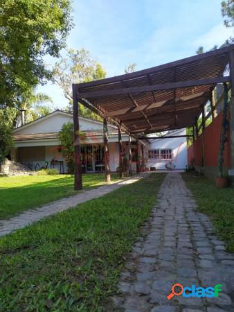 CASA QUINTA CON GRAN TERRENO A MTS RUTA 1