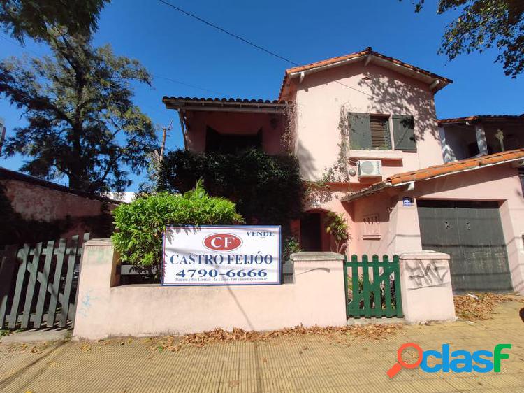 Muy linda casa en Roma al 500 en Olivos próximo a todo.