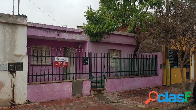 VENDO CASA 2 DORMITORIOS BARRIO YOFRE SUR A REFACCIONAR