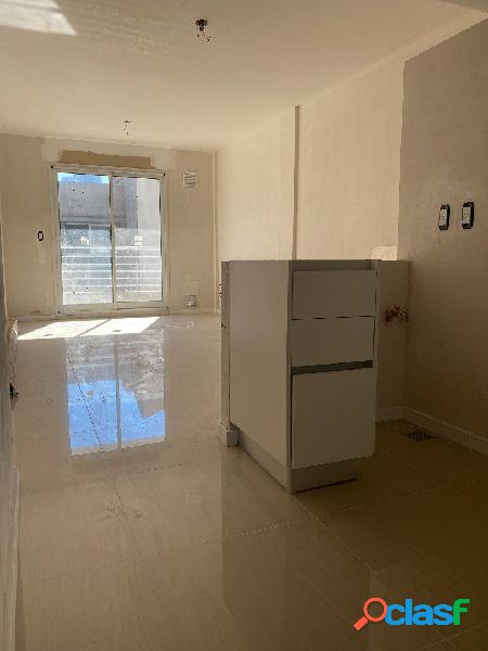 DEPARTAMENTO 2 DORMITORIOS CON BALCON - PICHINCHA