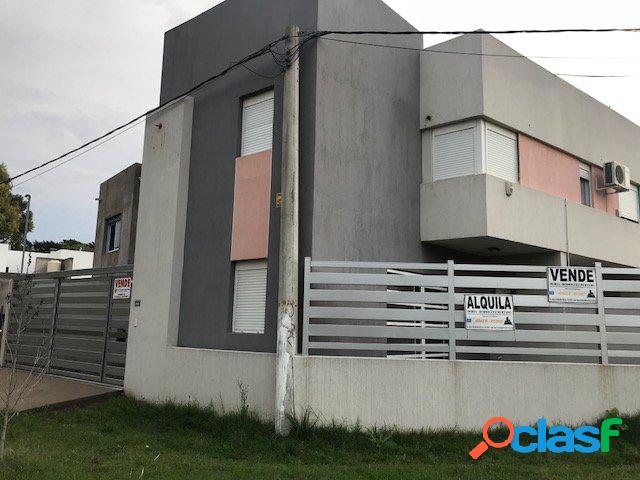 Duplex en venta J Ingenieros esq Uruguay