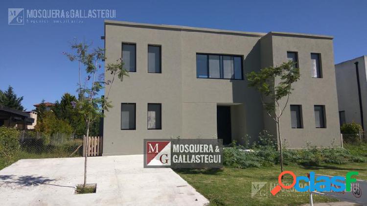 Mosquera y Gallastegui - Casa en Santa Catalina