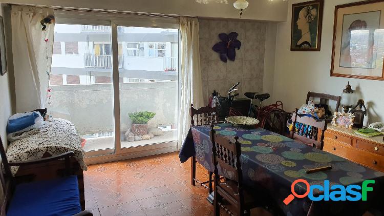 3 Ambientes lateral en oportunidad-- Venta